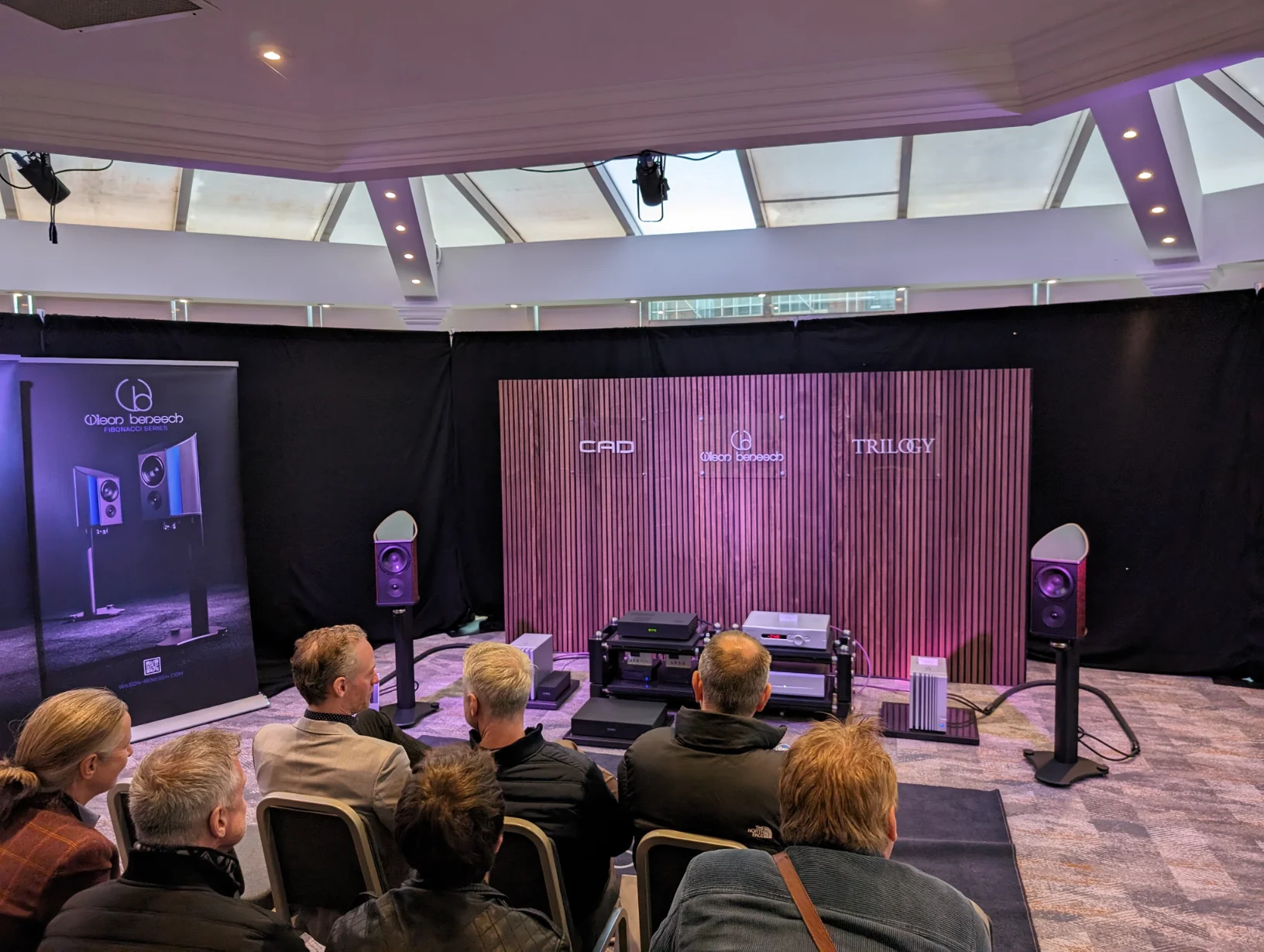 The Discovery 3Zero did an incredible job considering the size of the room they had to work with. This was another room we didn’t manage to spot an empty seat at any point, testament to their captivating performance.