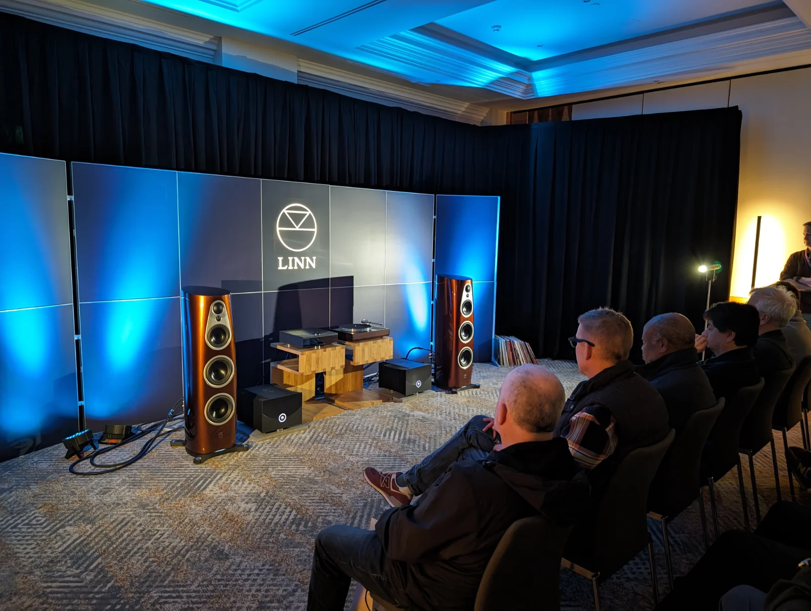 Ashamed to admit this was the first time we got to experience the Linn 360 speakers. Available in active Exakt or passive configuration, these were driven this time by the brand new Solo 800 Mono’s. The room was always full when we passed, Linn can certainly round up an audience.