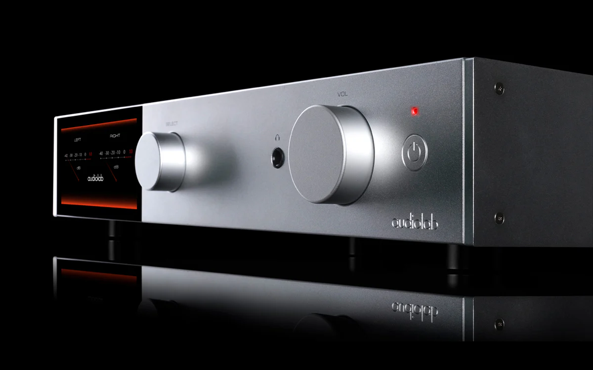 Dedicated headphone amplifier included