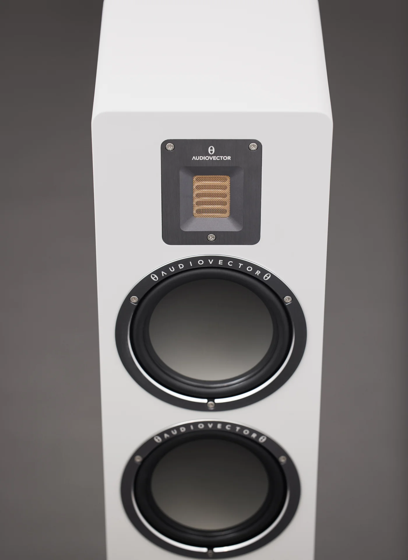 Audiovector QR 3 SE Lifestyle Photo in White Silk