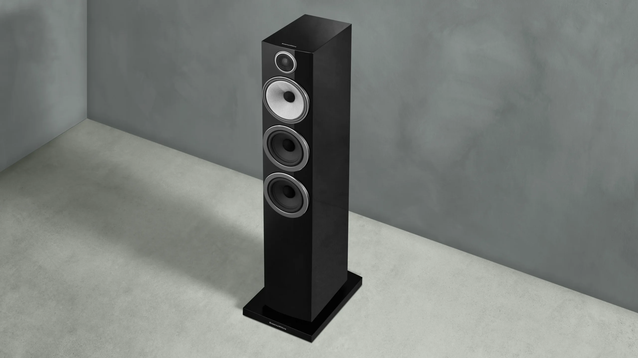 Bowers & Wilkins 704 S3 Black Beauty