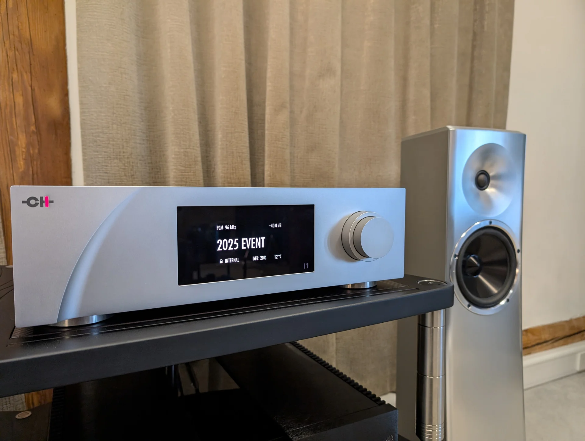 CH Precision Integrated Amplifier the i1 with YG Acoustics Carmel Loudspeakers