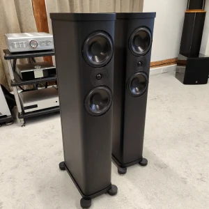 Wilson Benesch P2.0 in Nero (Ex-Display)