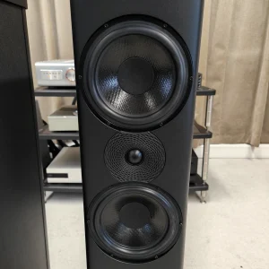 Wilson Benesch P2.0 in Nero (Ex-Display)