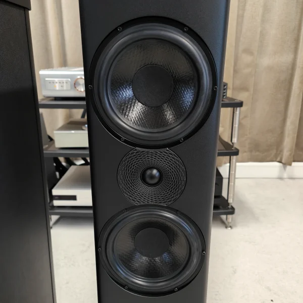 Wilson Benesch P2.0 in Nero (Ex-Display) - Image 19
