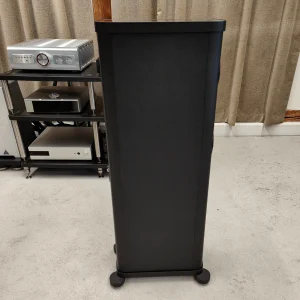 Wilson Benesch P2.0 in Nero (Ex-Display)