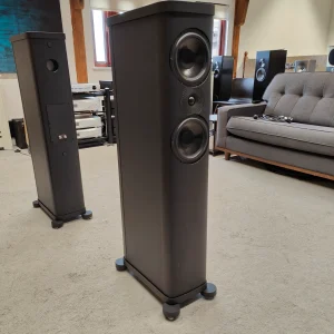 Wilson Benesch P2.0 in Nero (Ex-Display)