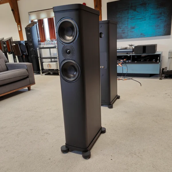 Wilson Benesch P2.0 in Nero (Ex-Display) - Image 4