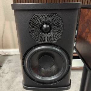 Wilson Benesch P1.0 Burr Walnut (ex-display)