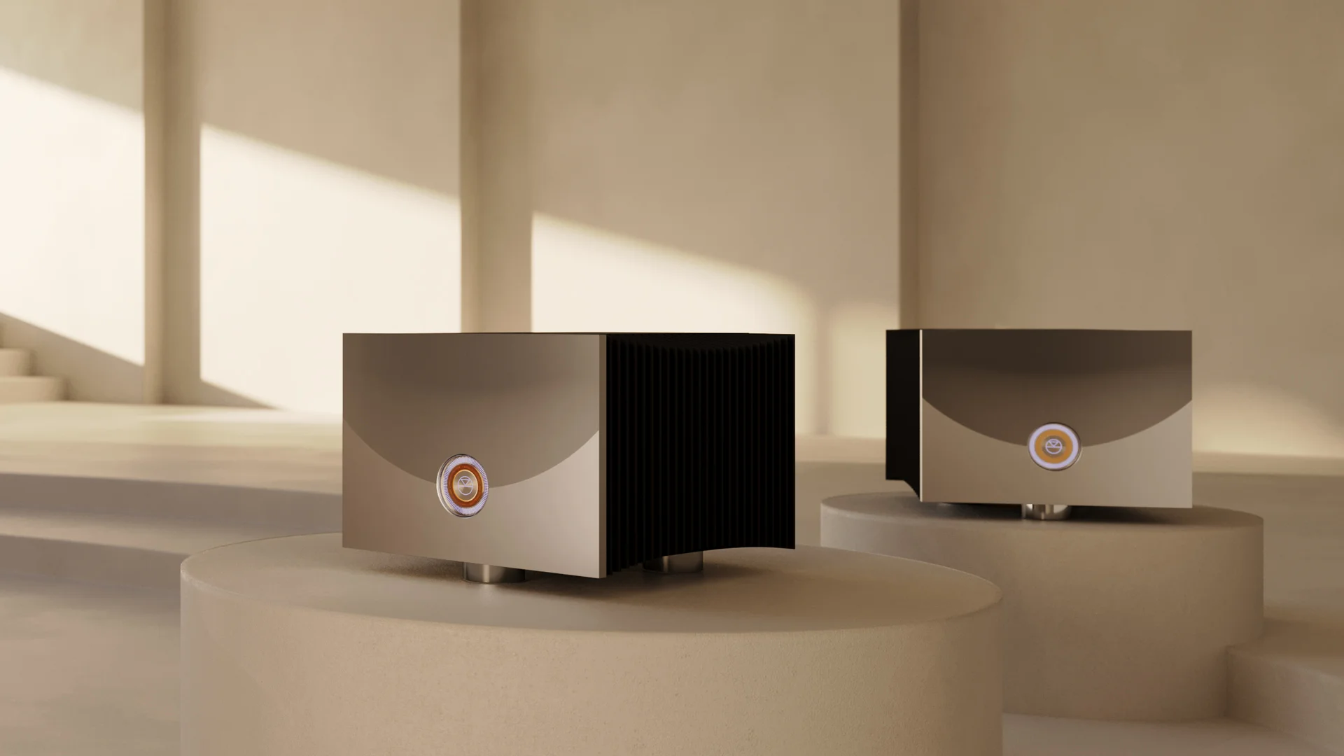 Linn Klimax Solo 800 Mono Power Amplifiers in Silver Lifestyle