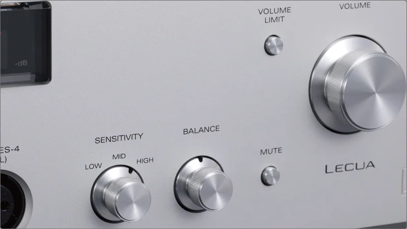 Luxman P-100 Headphone Amplifier Control Options