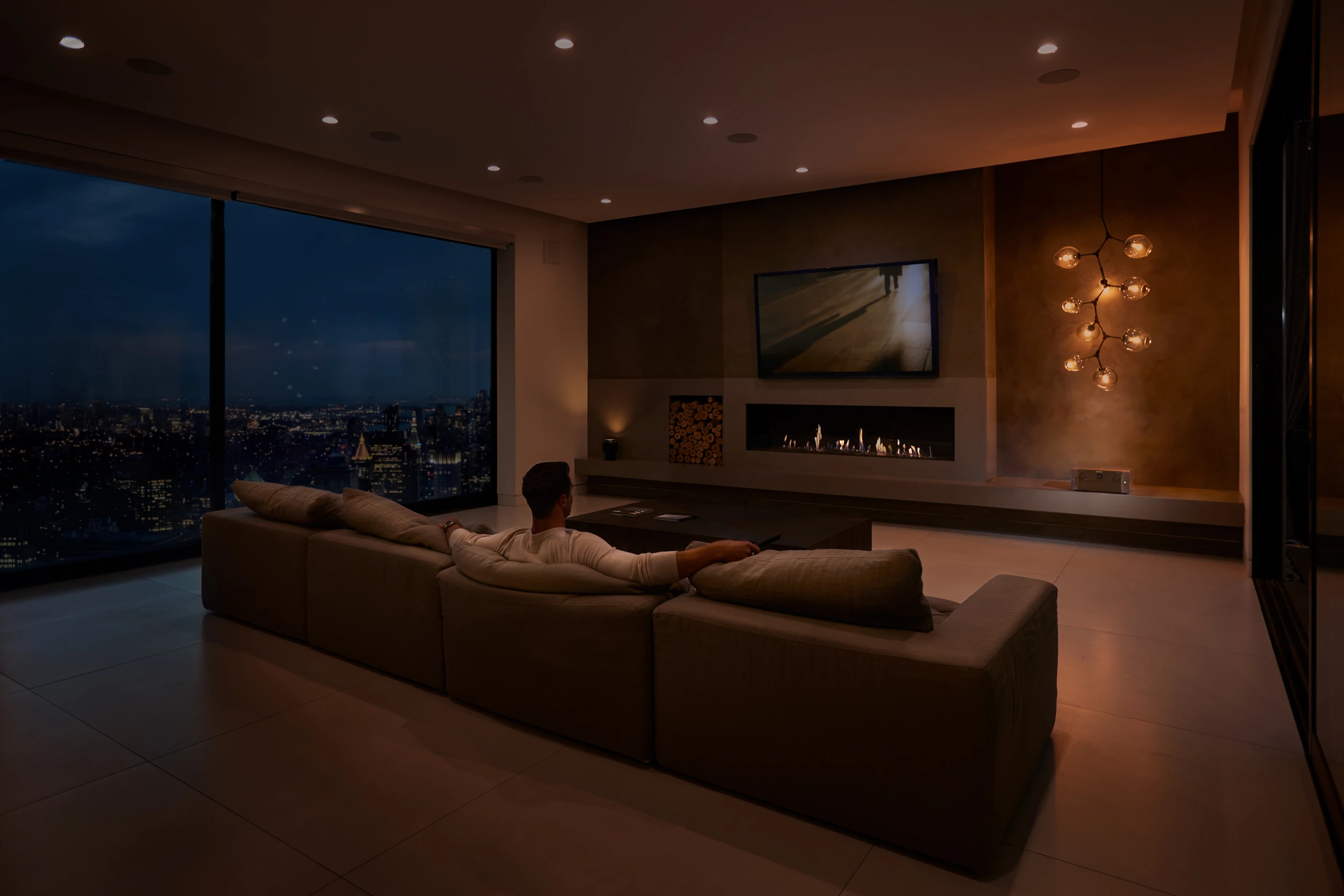 Marantz CINEMA 40 Lifestyle Image in apartment