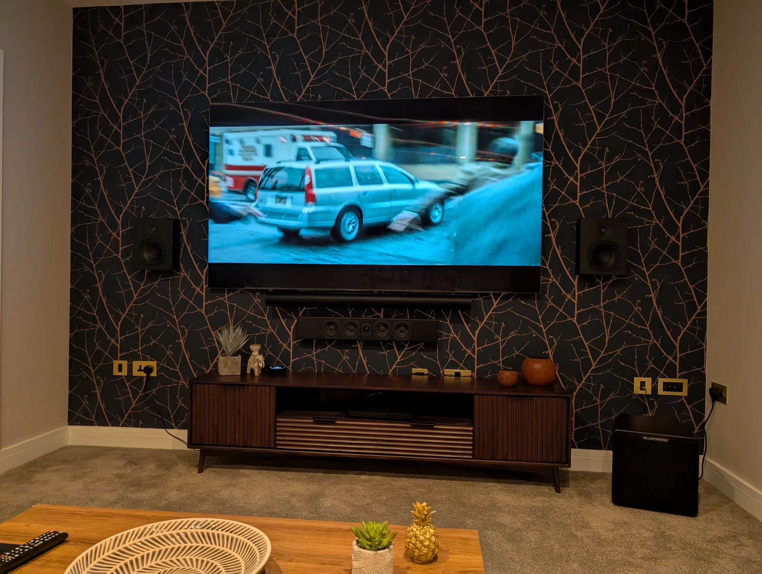 High-End TV Wall