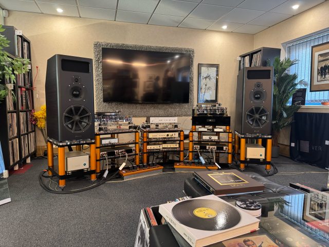 The full reference system at Vertere featuring FM Acoustics amplification with Vertere cabling throughout. Quite a set up prepared for the customer to experience